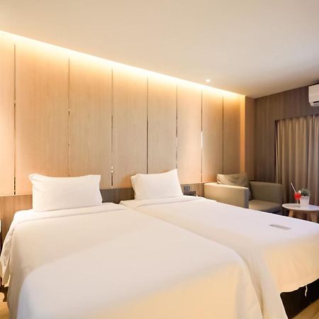 Golden City Rayong Hotel Kültér fotó