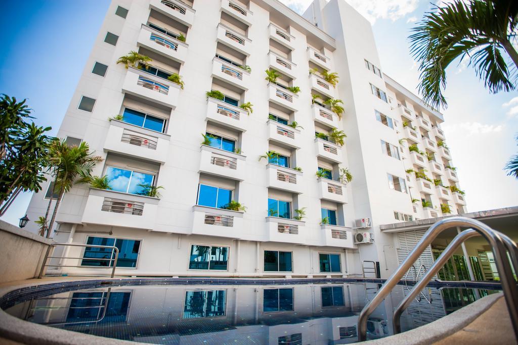 Golden City Rayong Hotel Kültér fotó