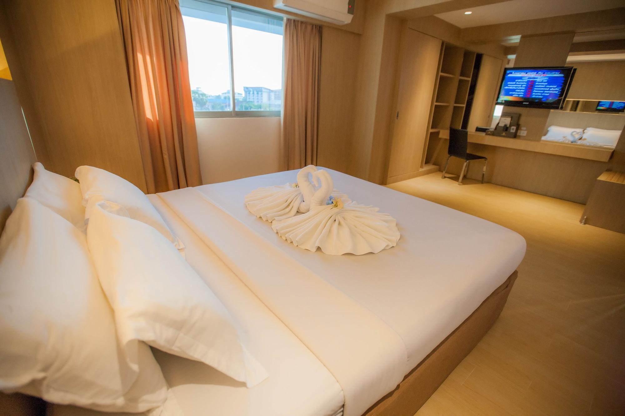 Golden City Rayong Hotel Kültér fotó