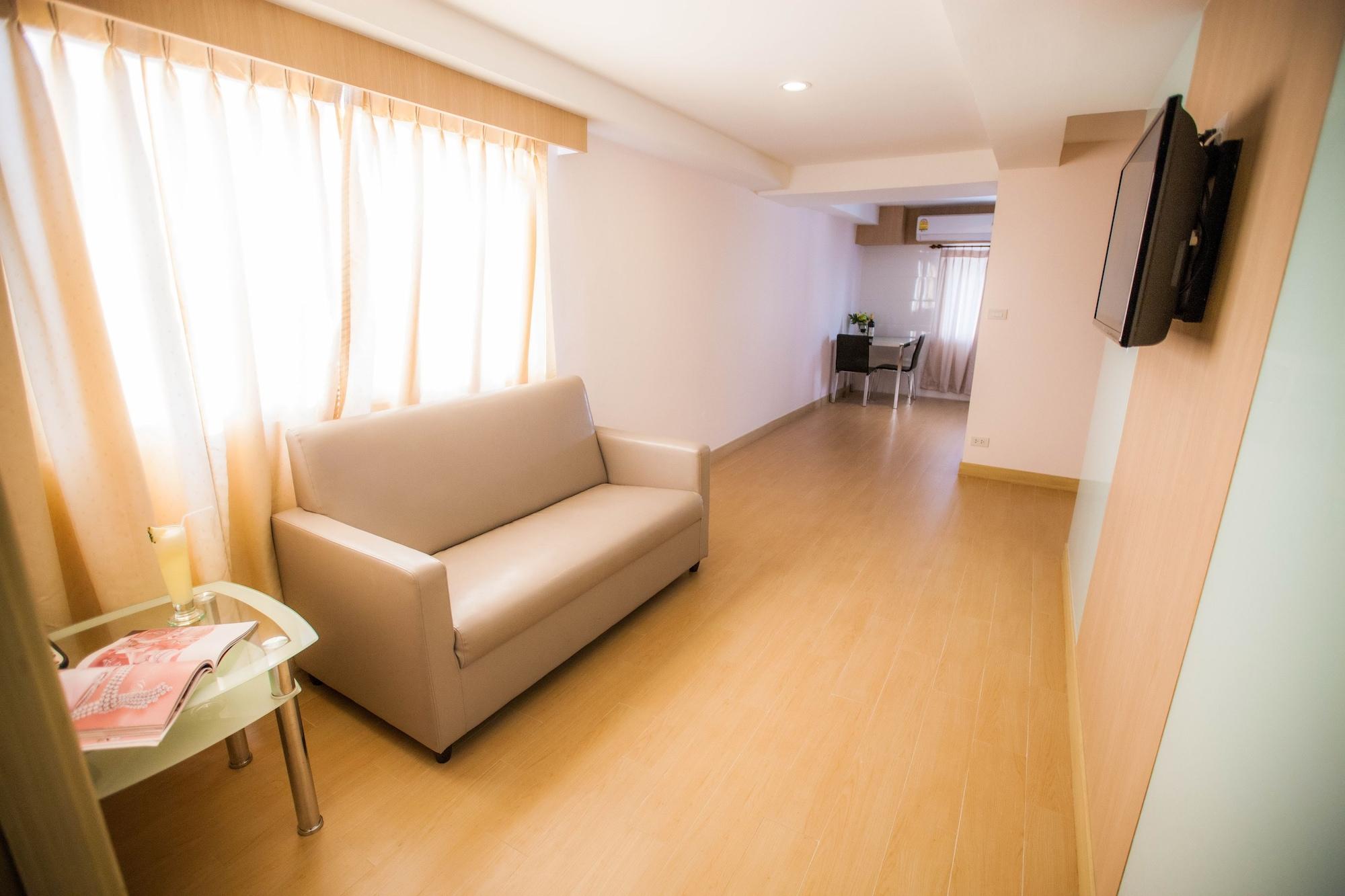 Golden City Rayong Hotel Kültér fotó