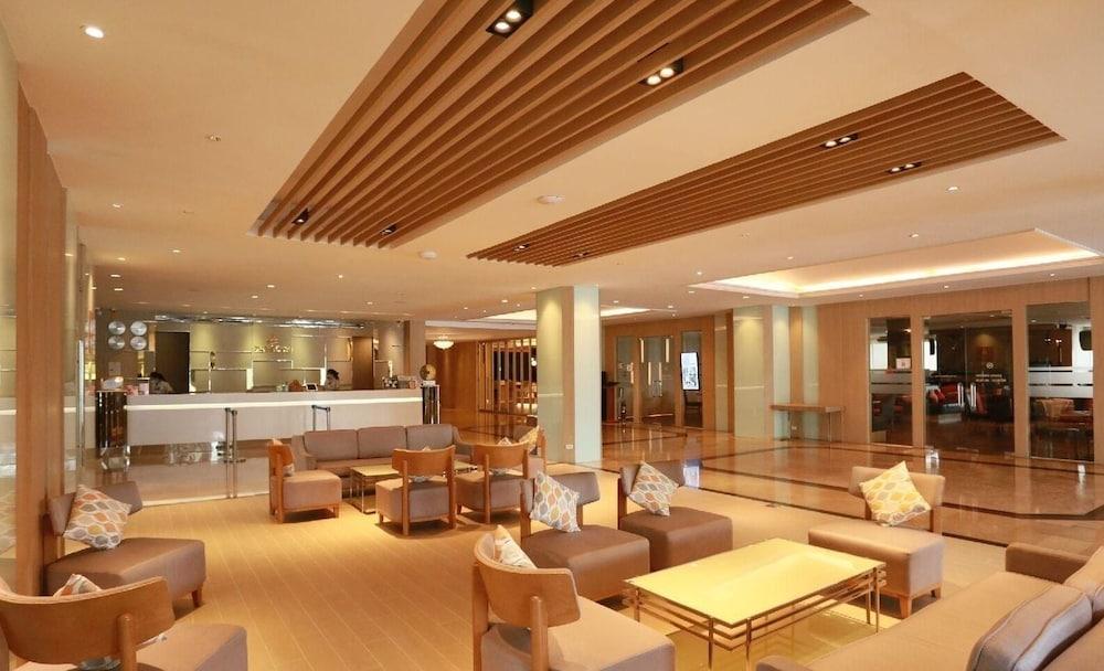 Golden City Rayong Hotel Kültér fotó