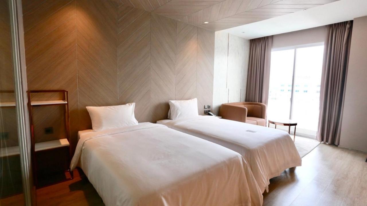Golden City Rayong Hotel Kültér fotó