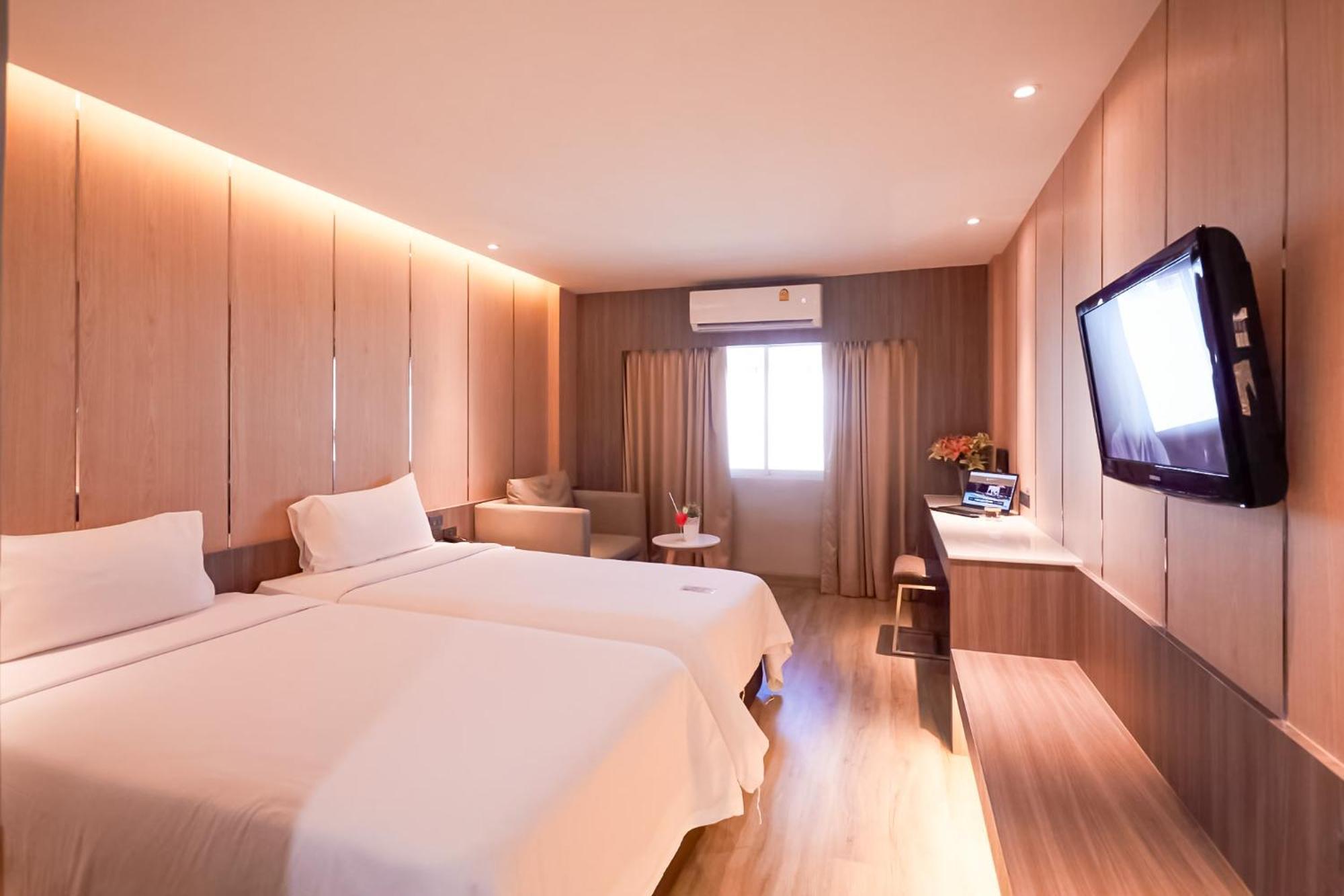 Golden City Rayong Hotel Kültér fotó
