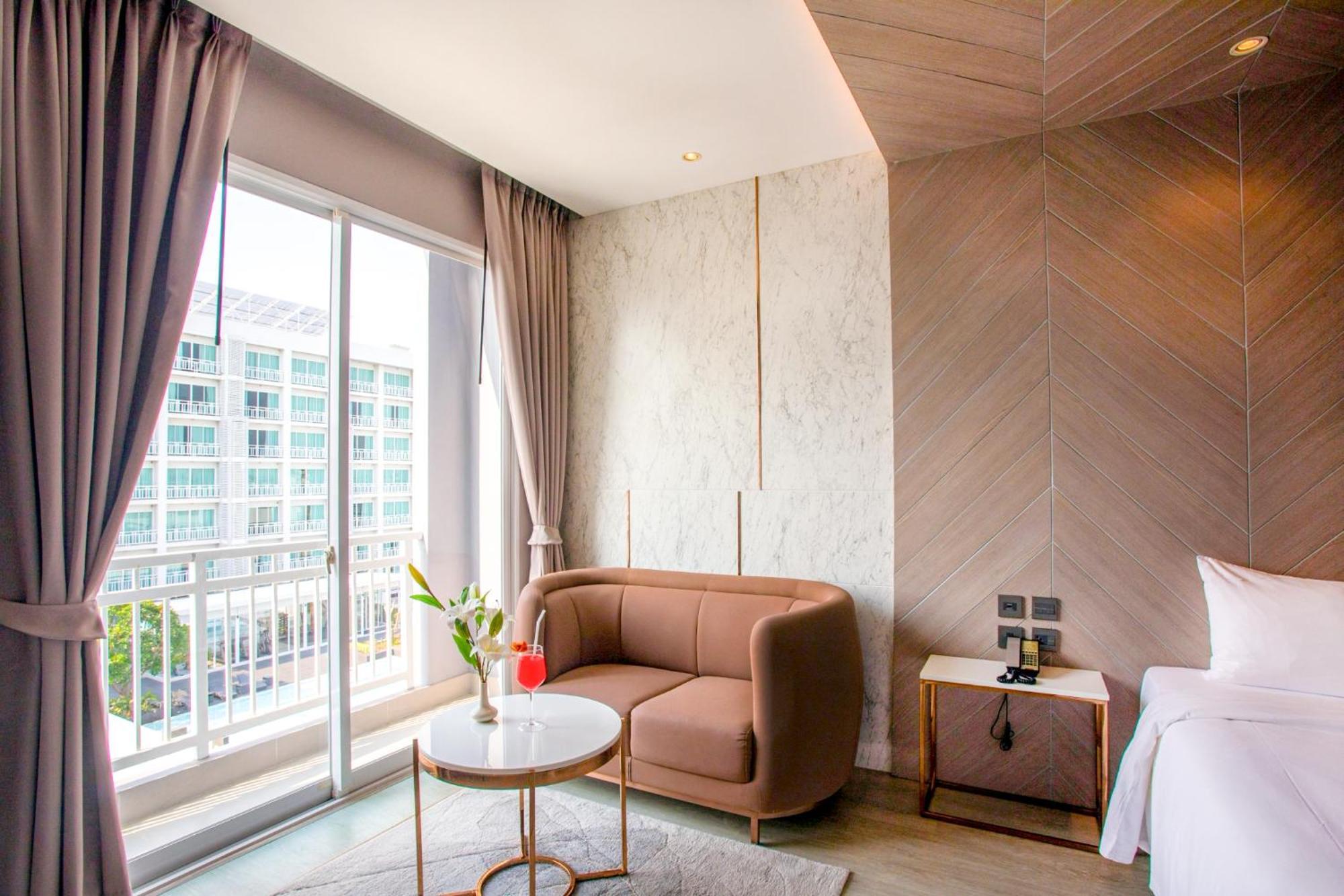 Golden City Rayong Hotel Kültér fotó