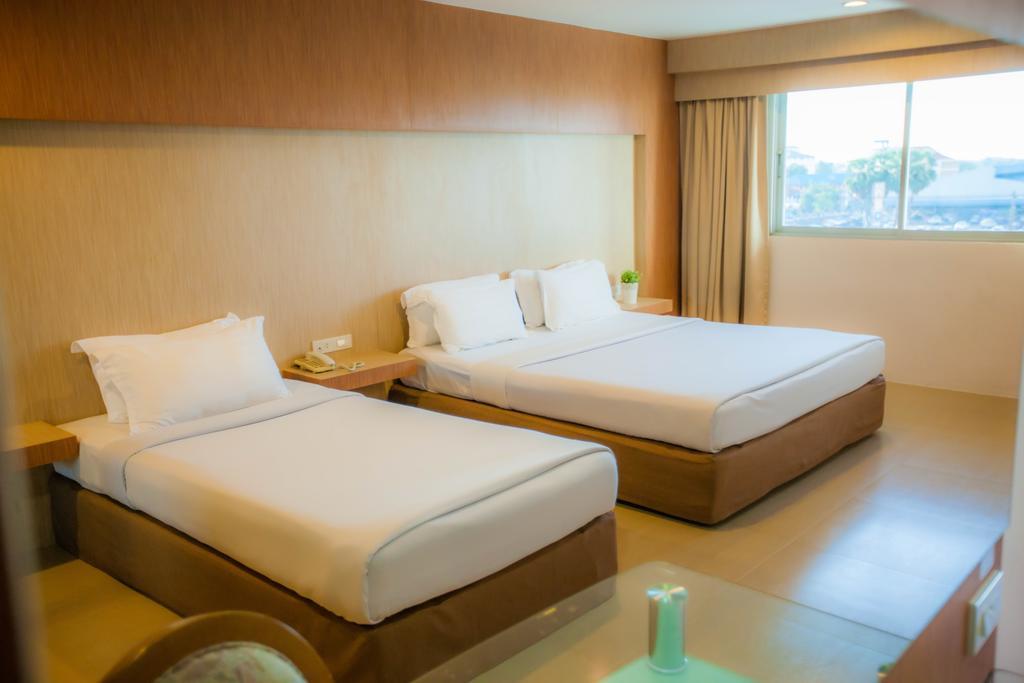 Golden City Rayong Hotel Kültér fotó