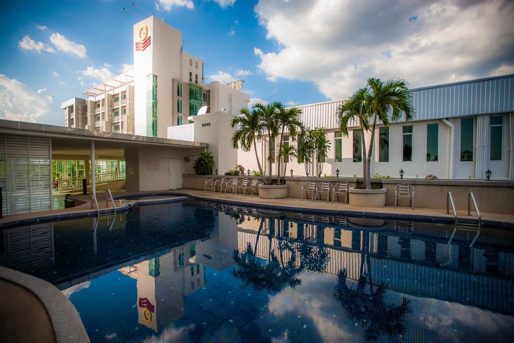 Golden City Rayong Hotel Kültér fotó